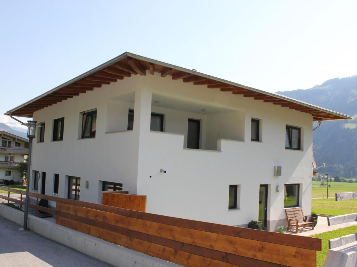 Quiet Holiday Flat Near The Mayrhofen Ski Area Швендау Екстериор снимка