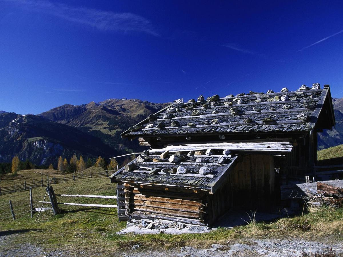 Quiet Holiday Flat Near The Mayrhofen Ski Area Швендау Екстериор снимка