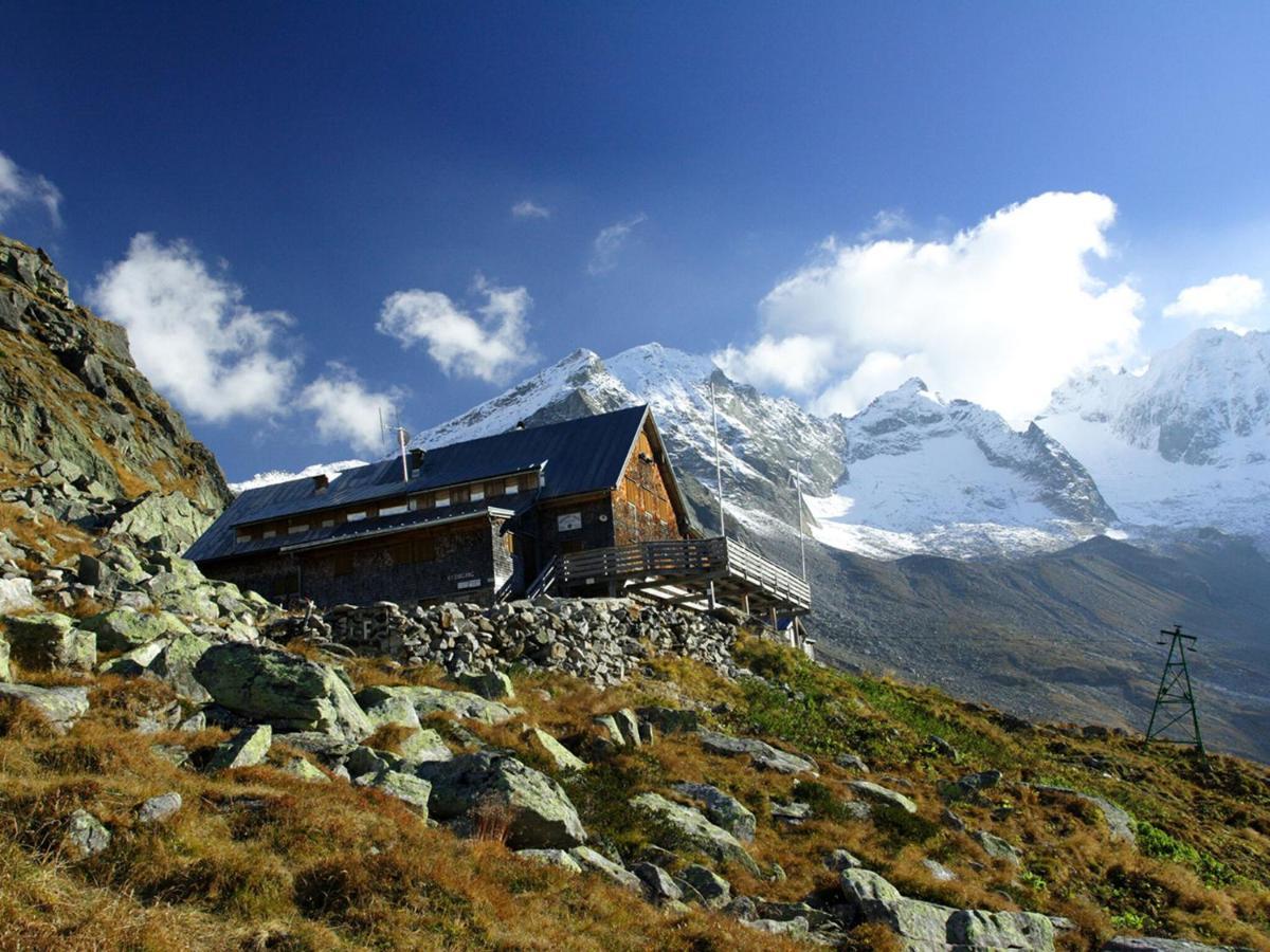 Quiet Holiday Flat Near The Mayrhofen Ski Area Швендау Екстериор снимка