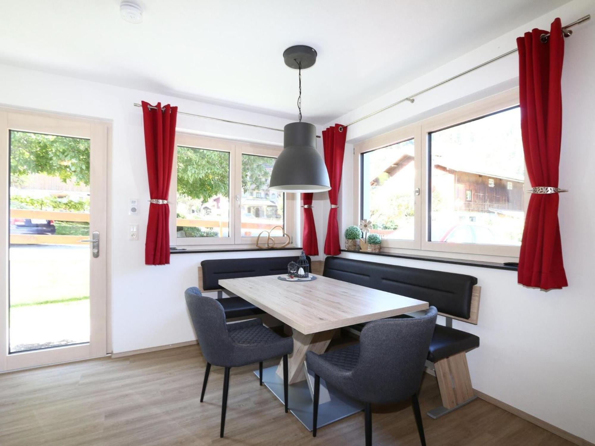 Quiet Holiday Flat Near The Mayrhofen Ski Area Швендау Екстериор снимка